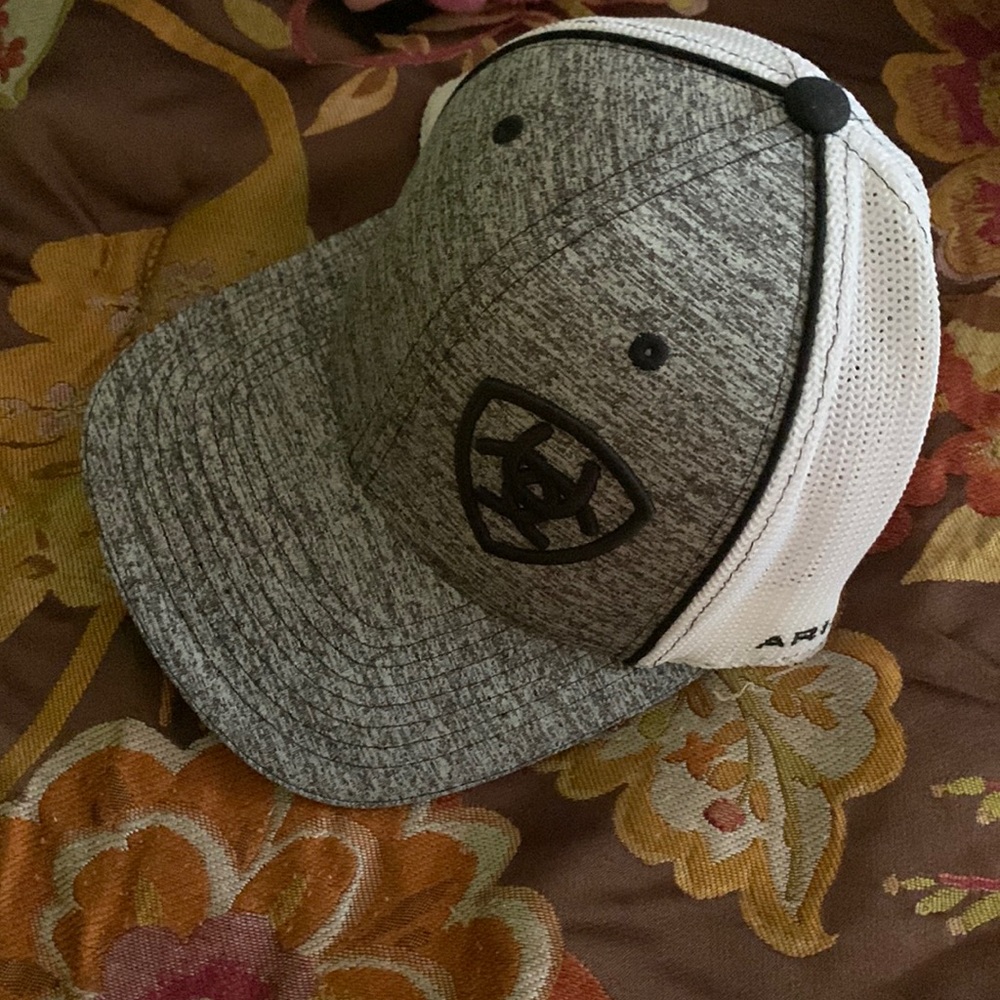 Ariat Black Gray Heather Baseball Cap NWOT